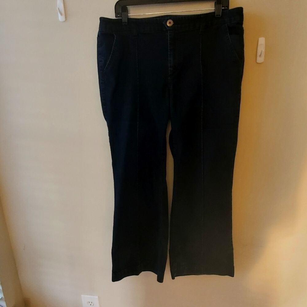 Chico's platinum flare jeans size 2.5‎ size 14
